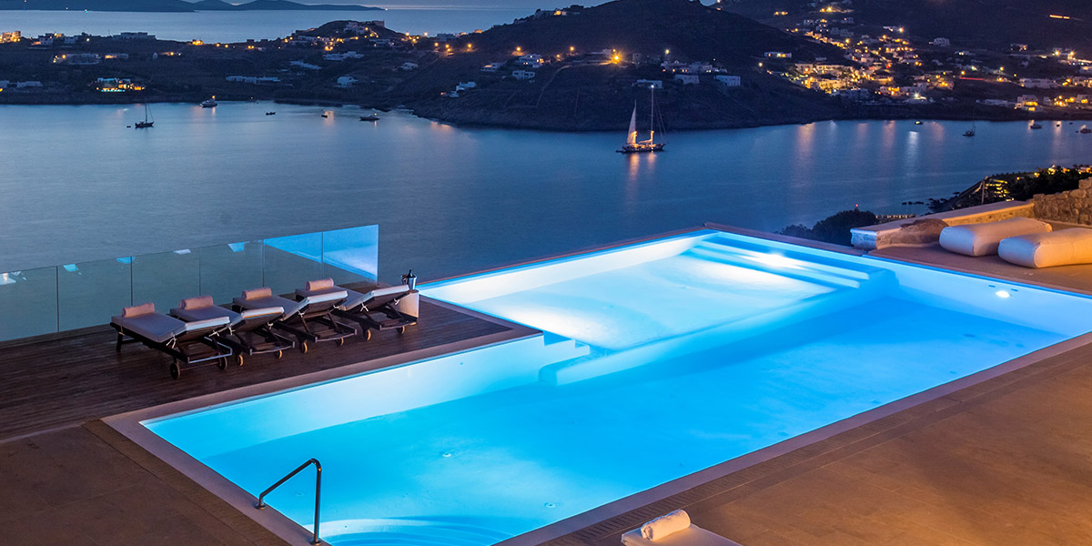 Private pools with Aegean Sea View