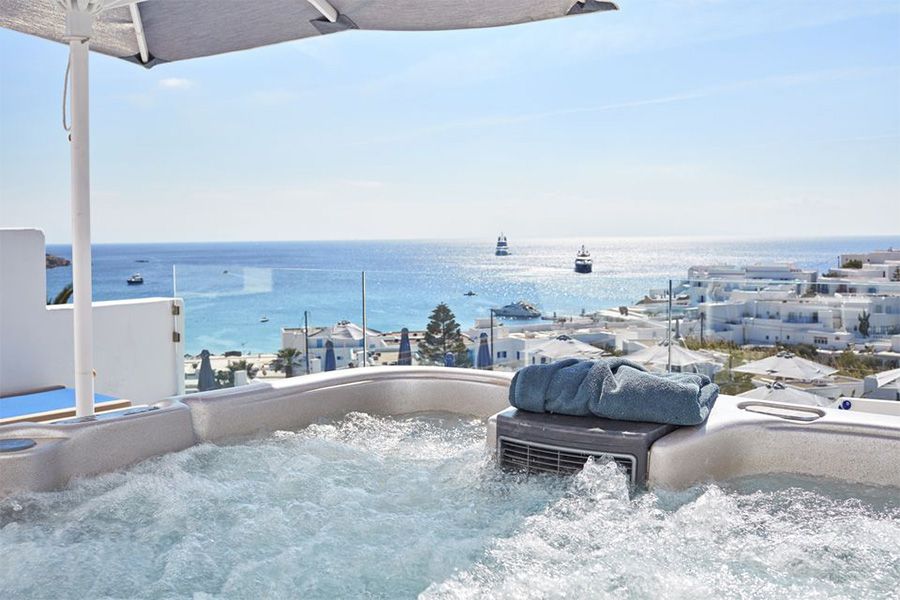 Azure Suite With Outdoor Jacuzzi & Sea View